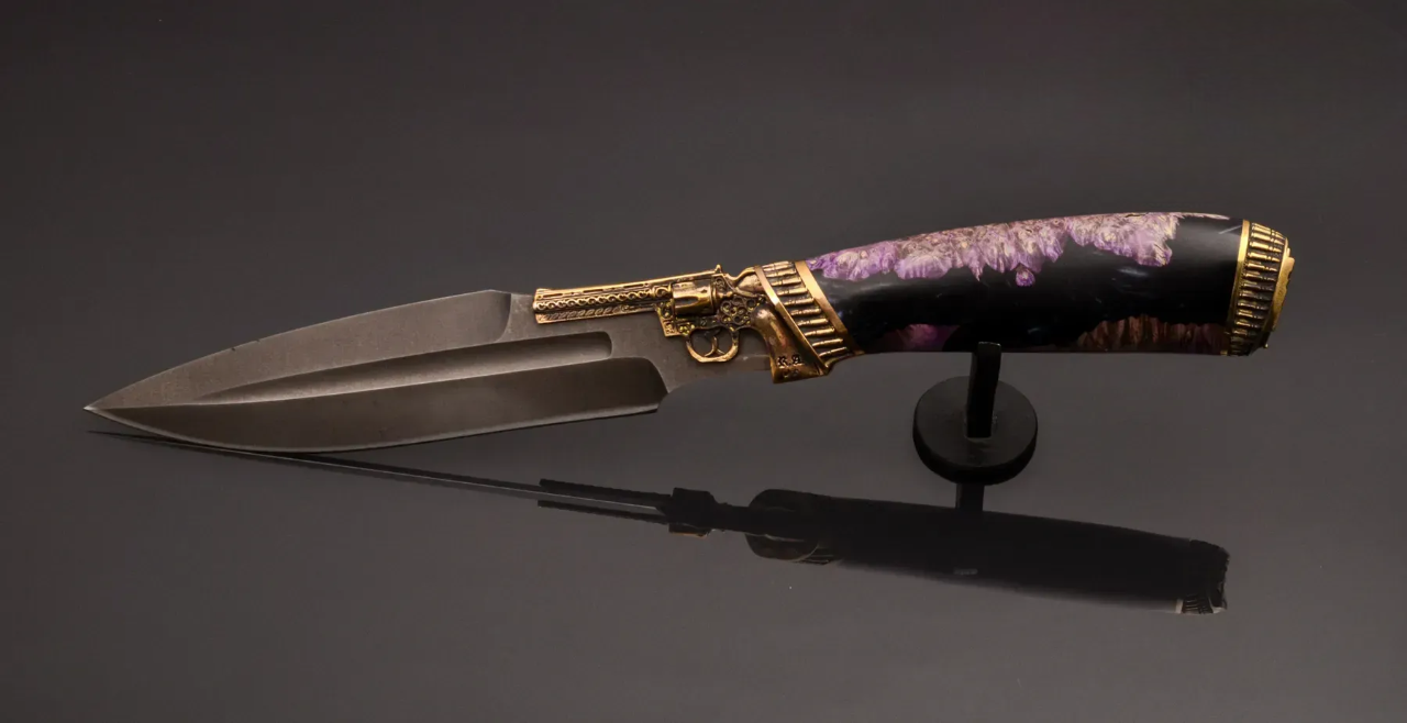 Designer Exclusive Handmade Knife with Revolver Guard
