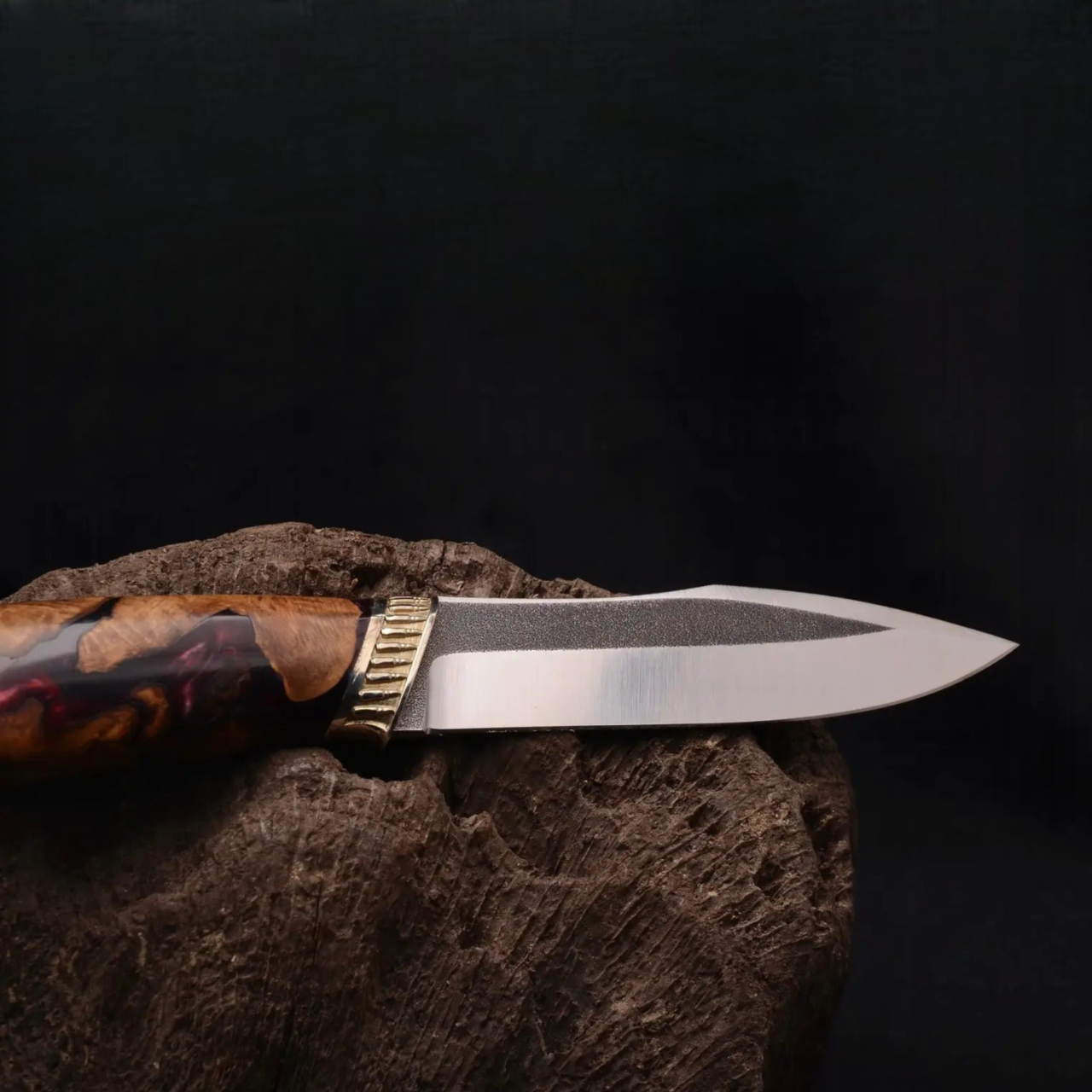 Custom hunting knives