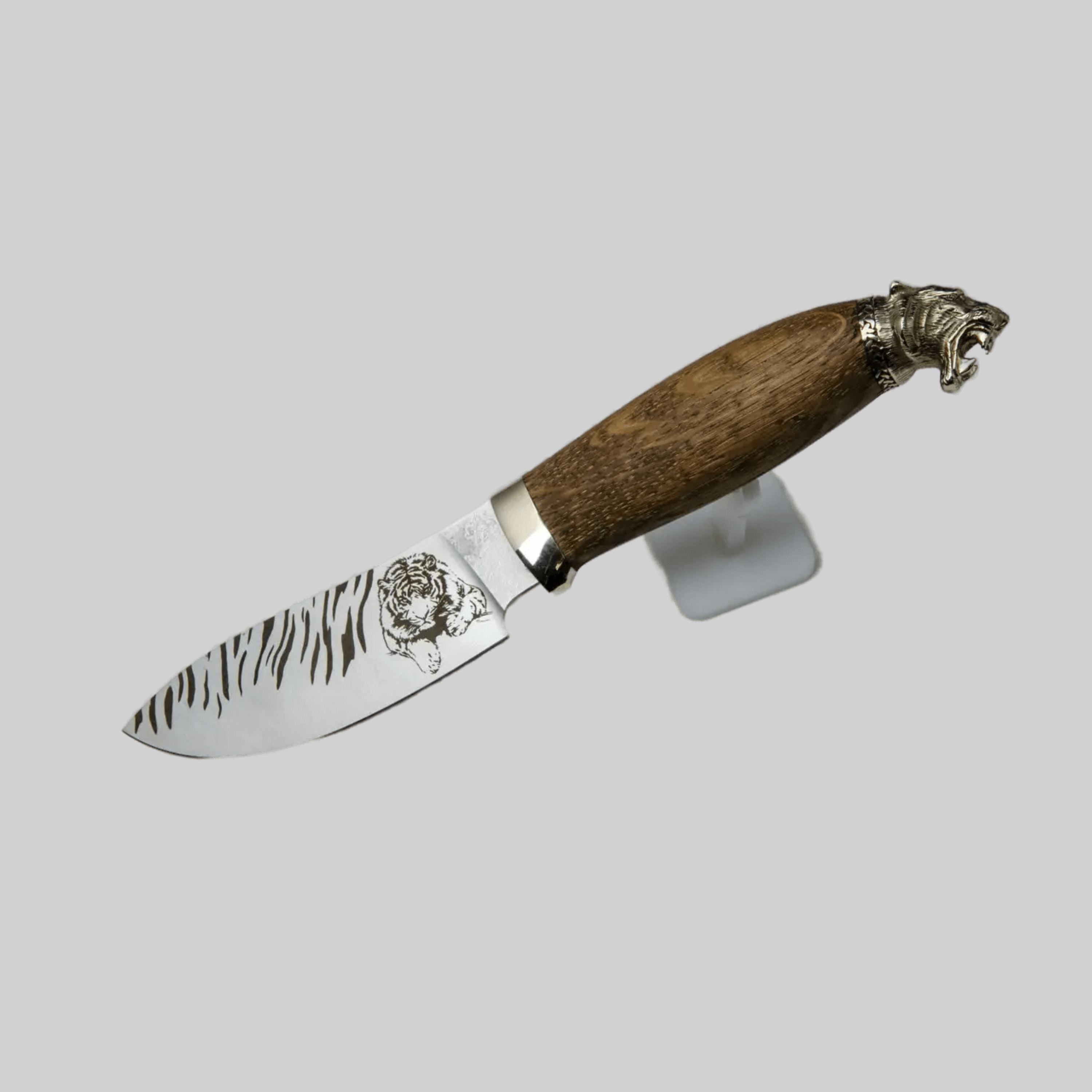 Exclusive hunting knife collections