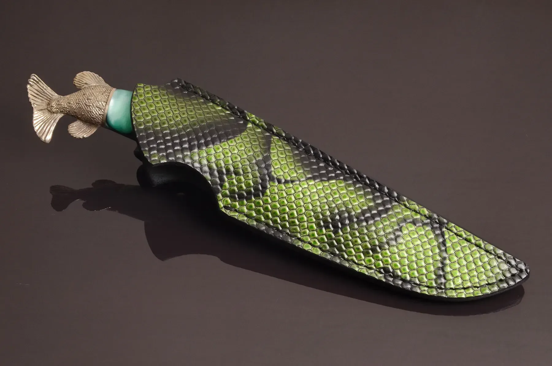 Handmade Designer Knife Pike with N690 Steel and Acrylic Handle - Elegant Knives