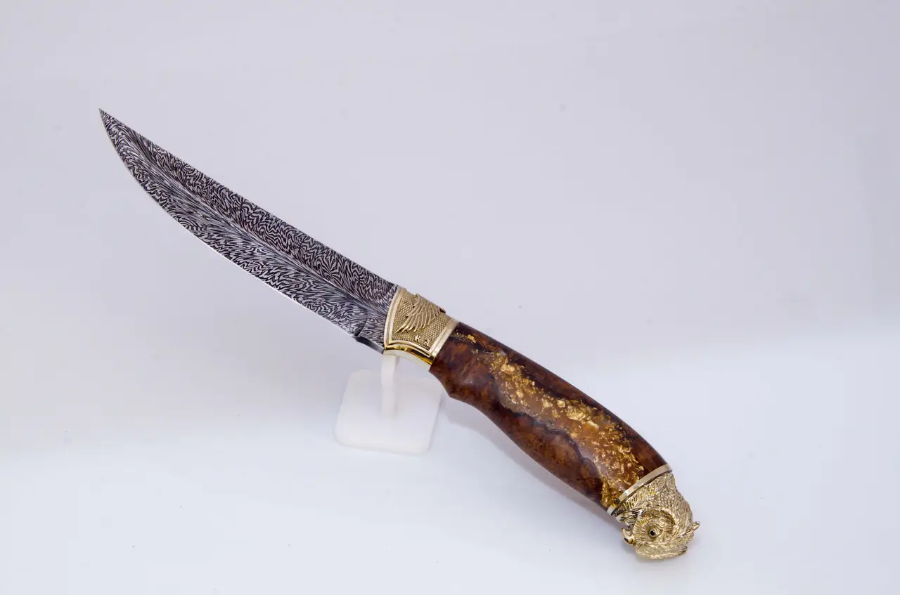 Bespoke field dressing knives