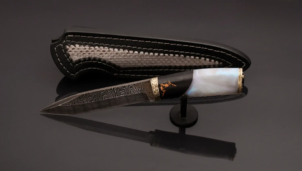 Handmade Damascus Steel Knife with Cat’s Eye Inlay