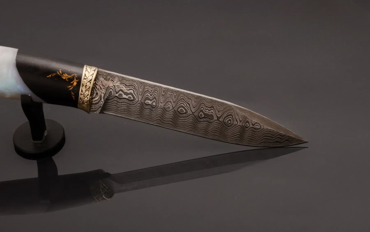Handmade Damascus Steel Knife with Cat’s Eye Inlay