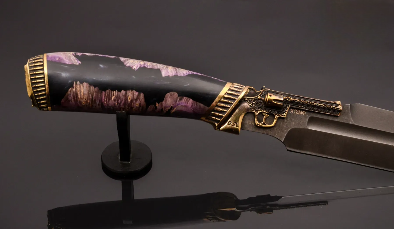 Designer Exclusive Handmade Knife with Revolver Guard