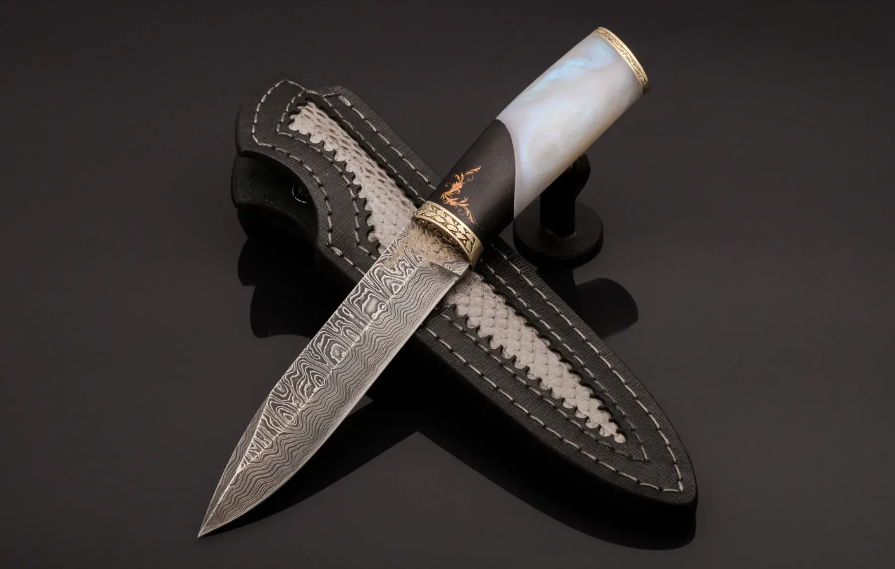 Handmade Damascus Steel Knife with Cat’s Eye Inlay