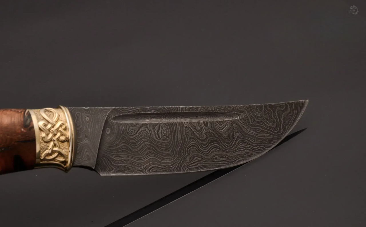 Luxury Damascus Steel Knife with Hybrid Handle and Leather Sheath