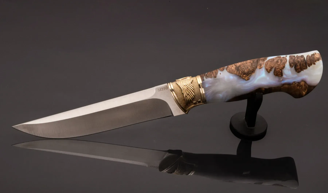 Stylish Collectible Knife with M390 Steel Blade and Hybrid Handle