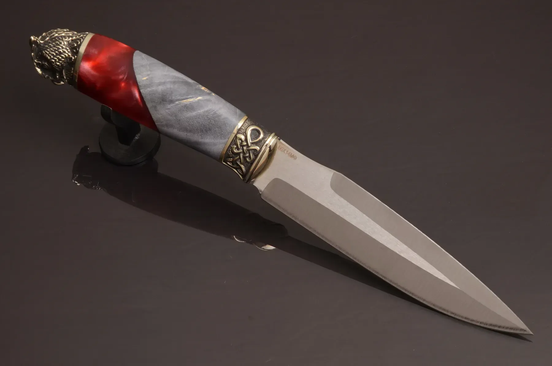 Exclusive Knife with Hybrid Handle and Leather Sheath