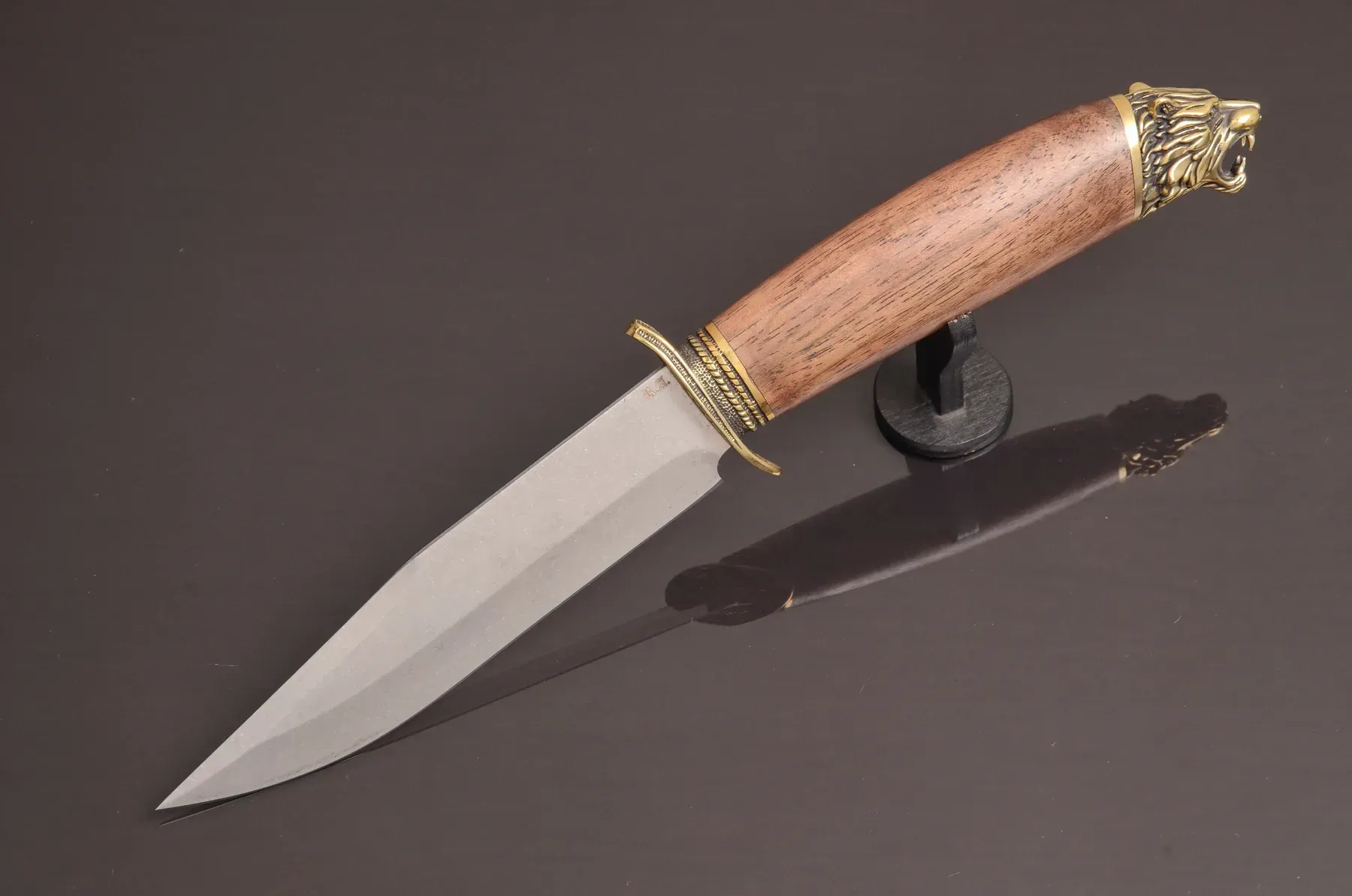 Designer Classic Stainless Steel Knife with Walnut Handle