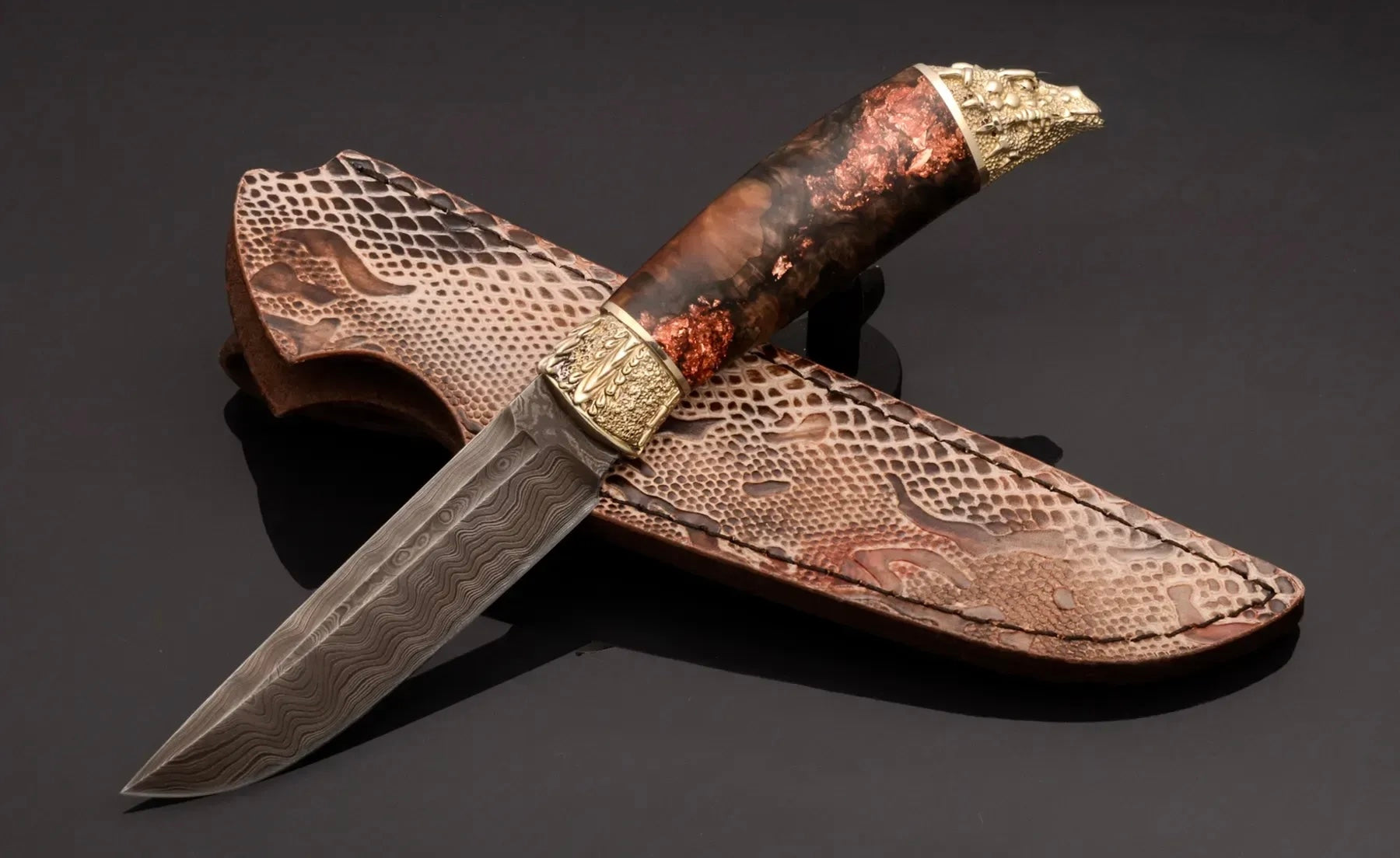 Artisan damascus blade artistic pattern