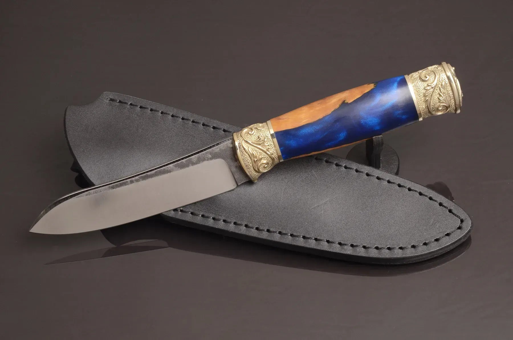 Author design handmade knife