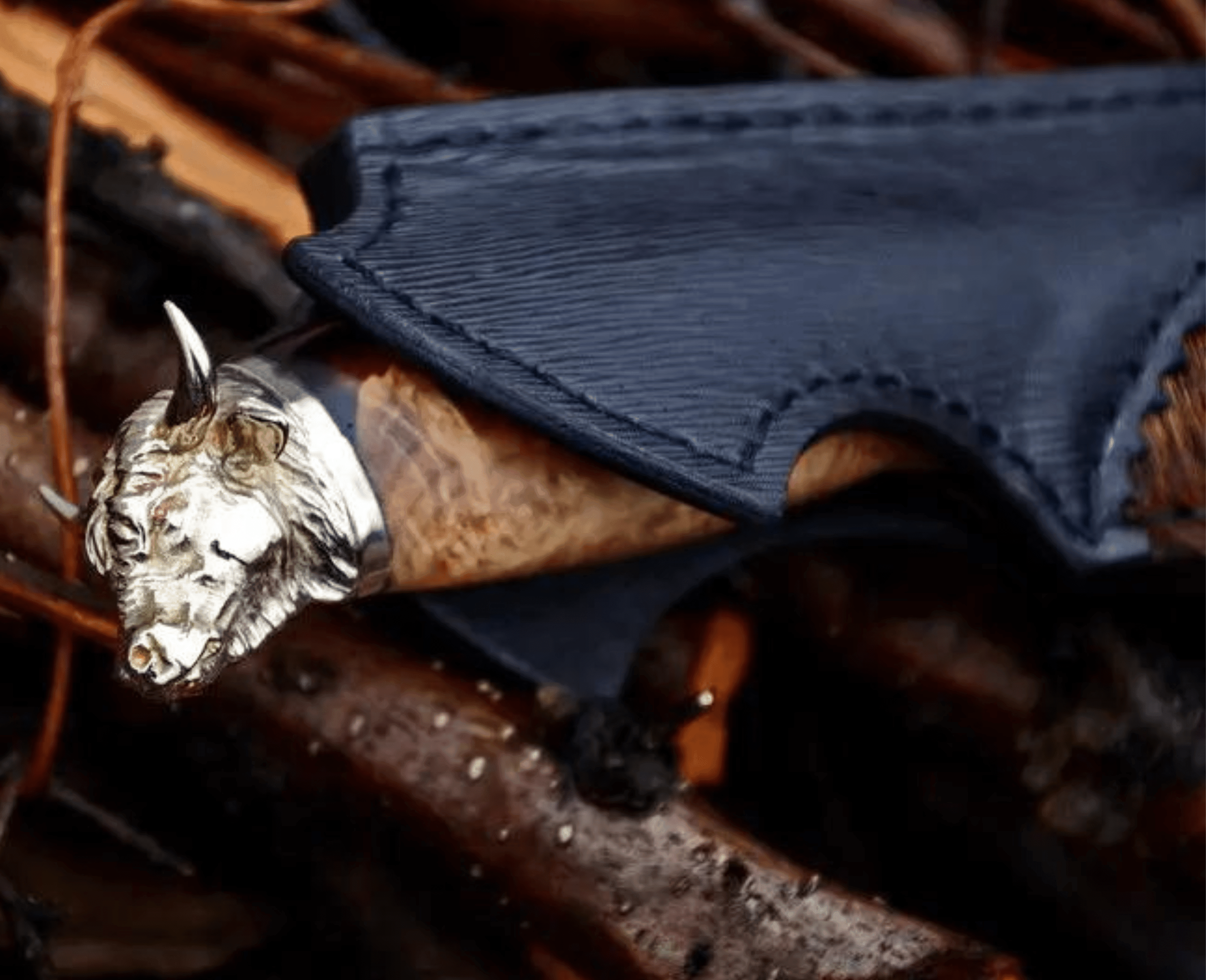 Mosaic Damascus Knife "Bull Look Into The Soul"