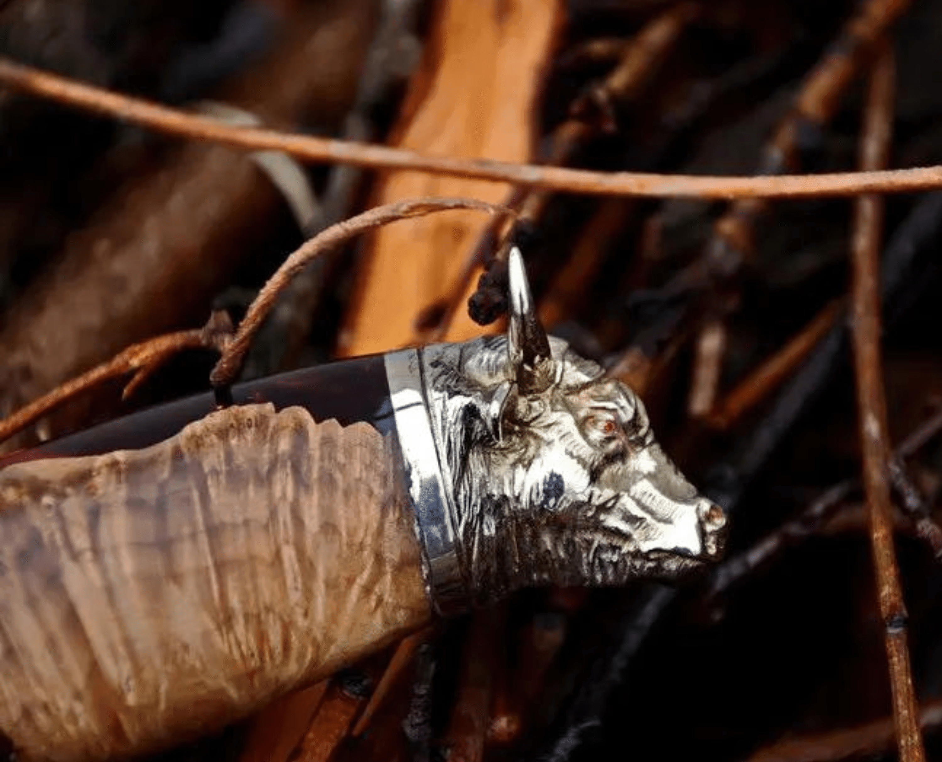 Mosaic Damascus Knife "Bull Look Into The Soul"