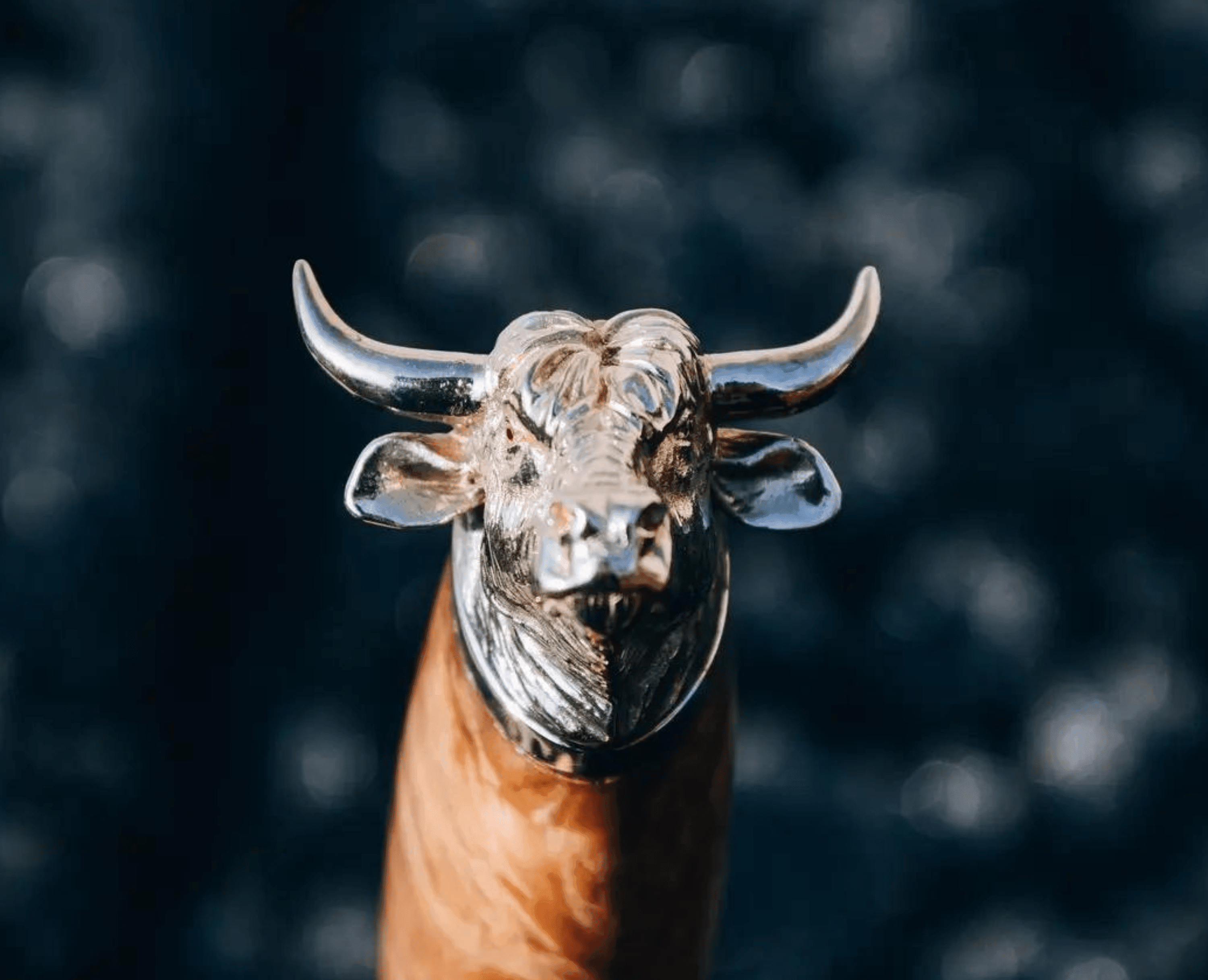 Mosaic Damascus Knife "Bull Look Into The Soul"