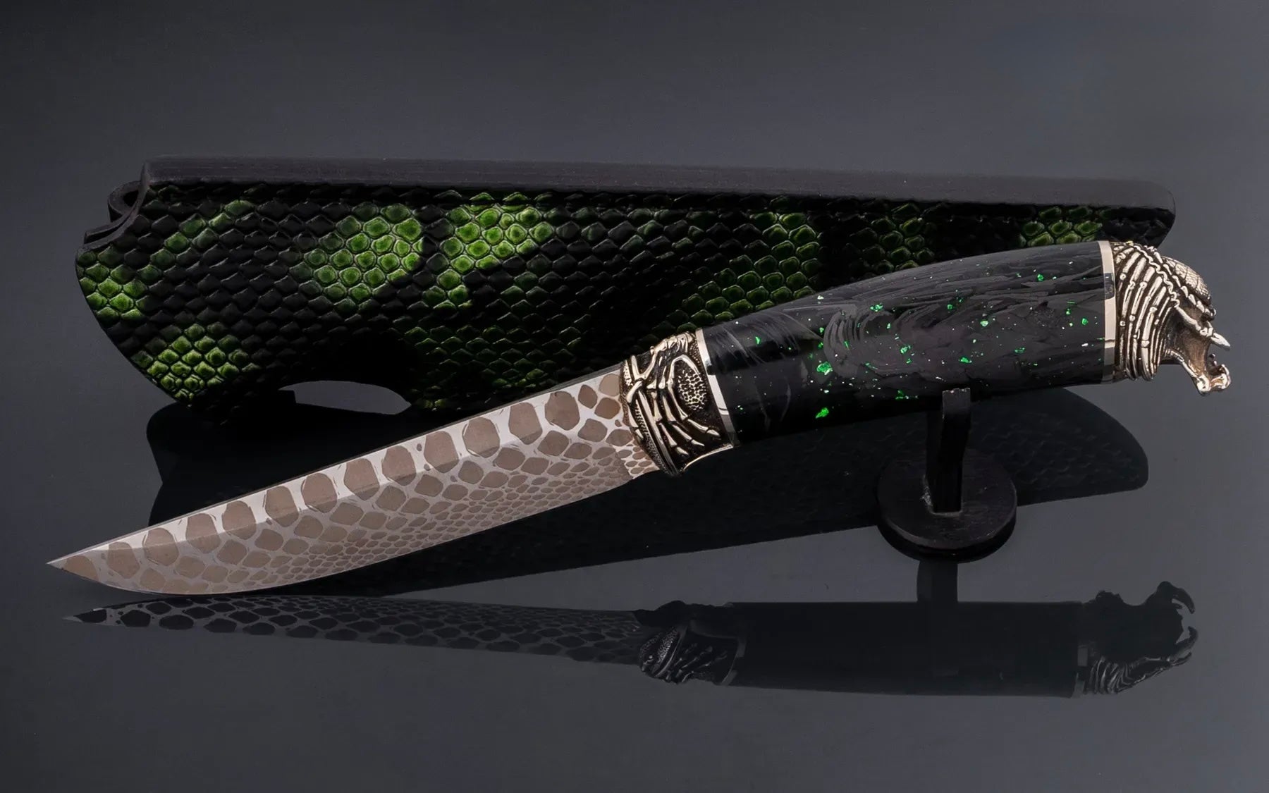 author art knife collectible