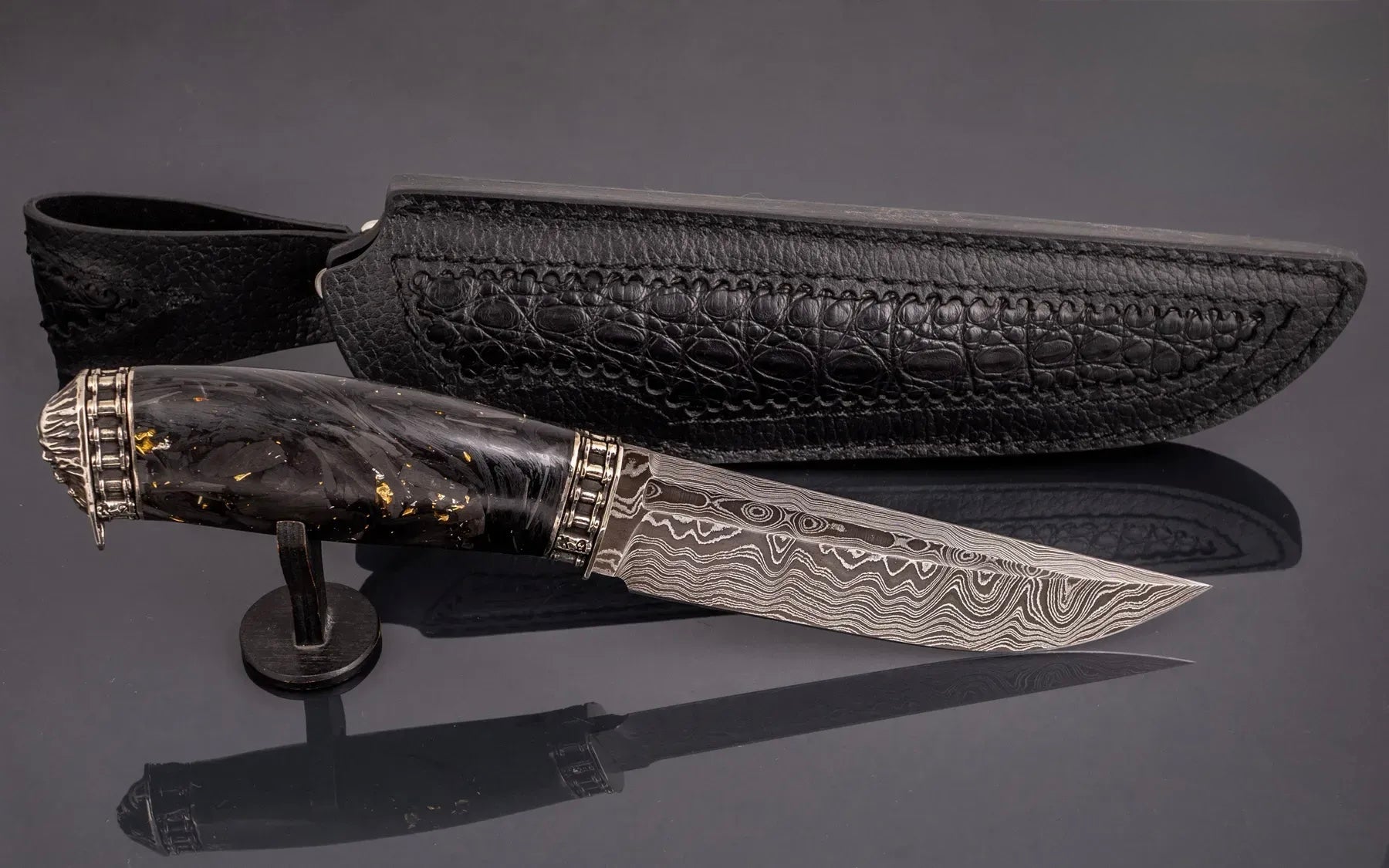 exclusive handmade Damascus knife with carbon fiber handle