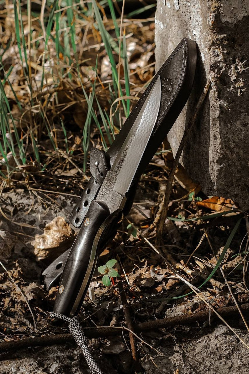 Exclusive hunting knife accessories