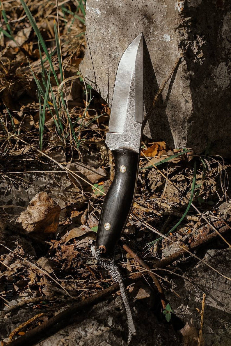 Hand-selected hunting knives