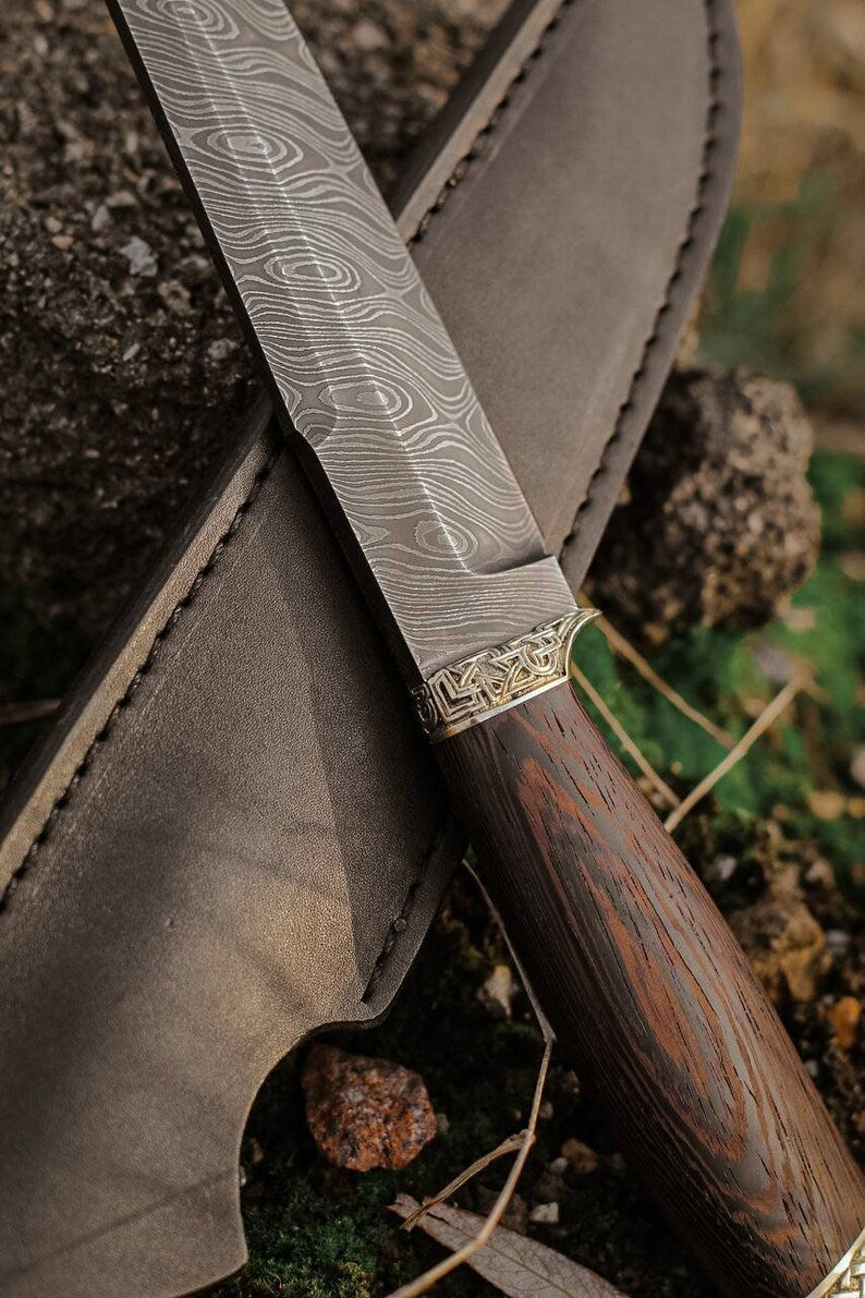Custom-made skinning knives