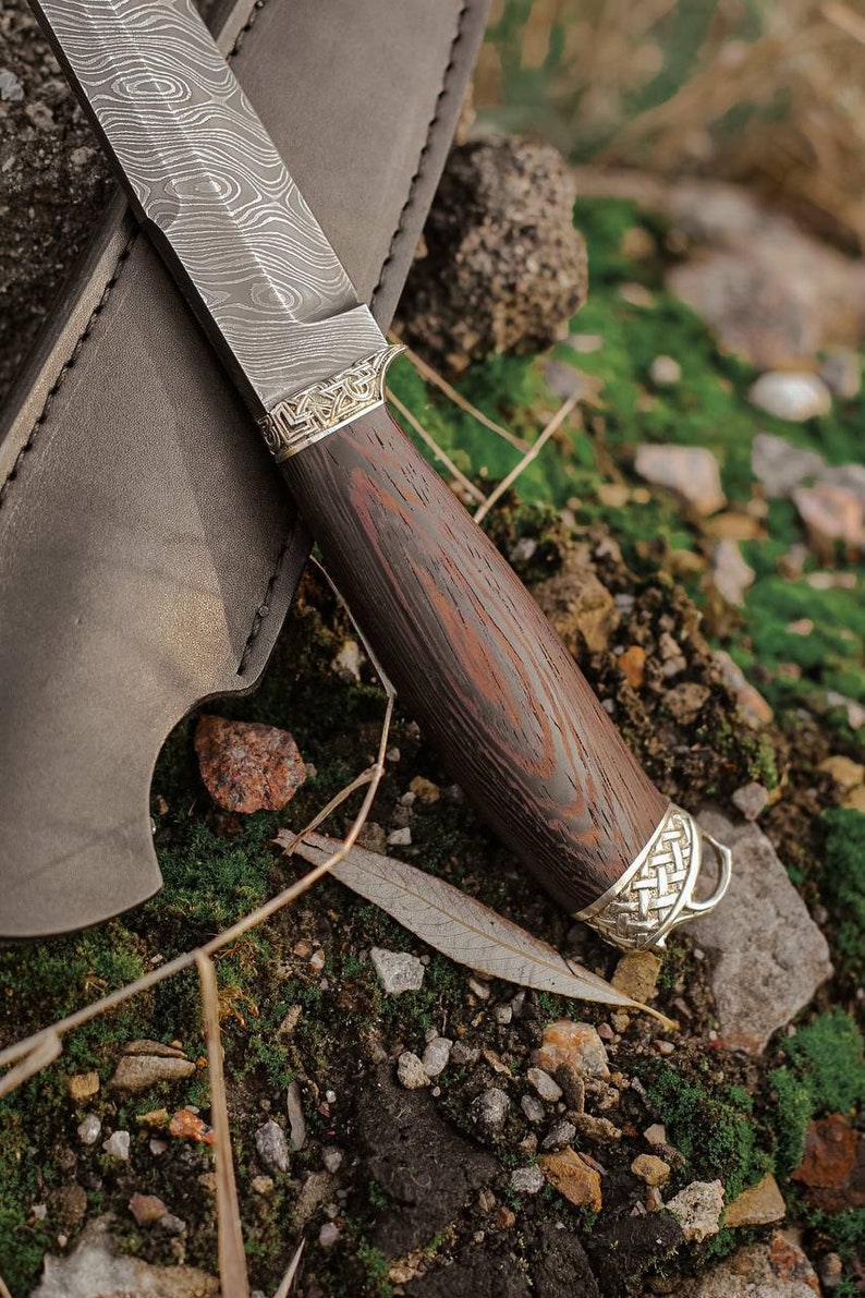 Artisan hunting knife makers