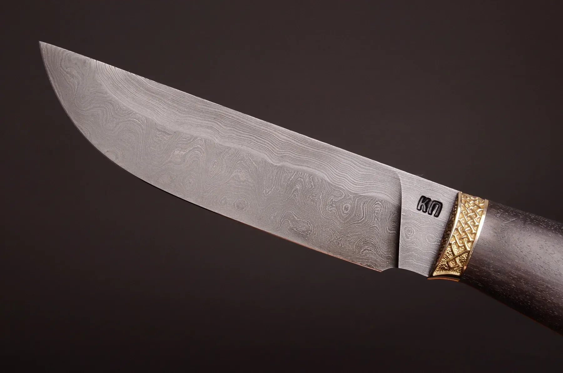 Classic Style Handmade Damascus Steel Knife with Oak Handle