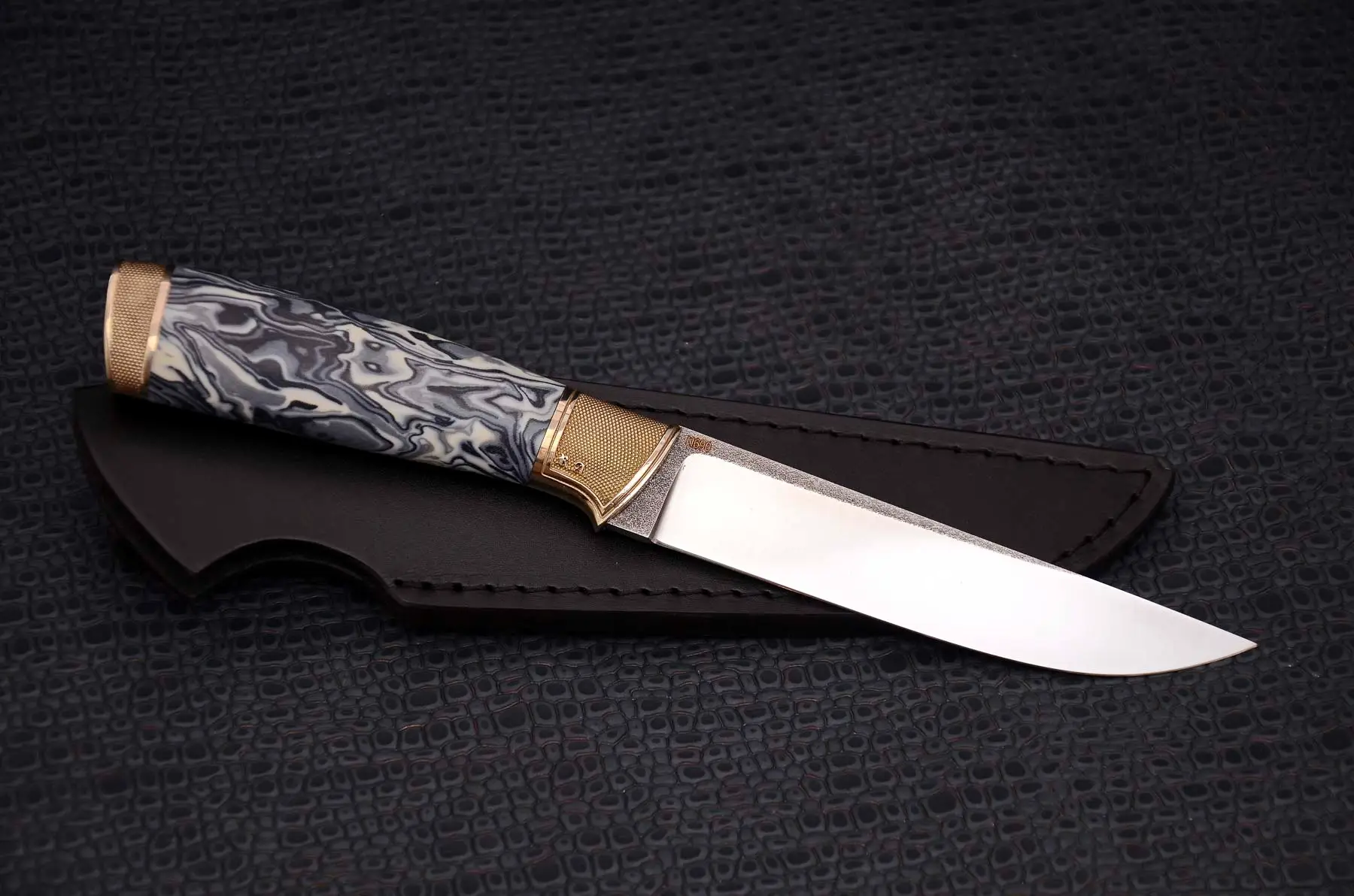 Customizable hunting knife kits