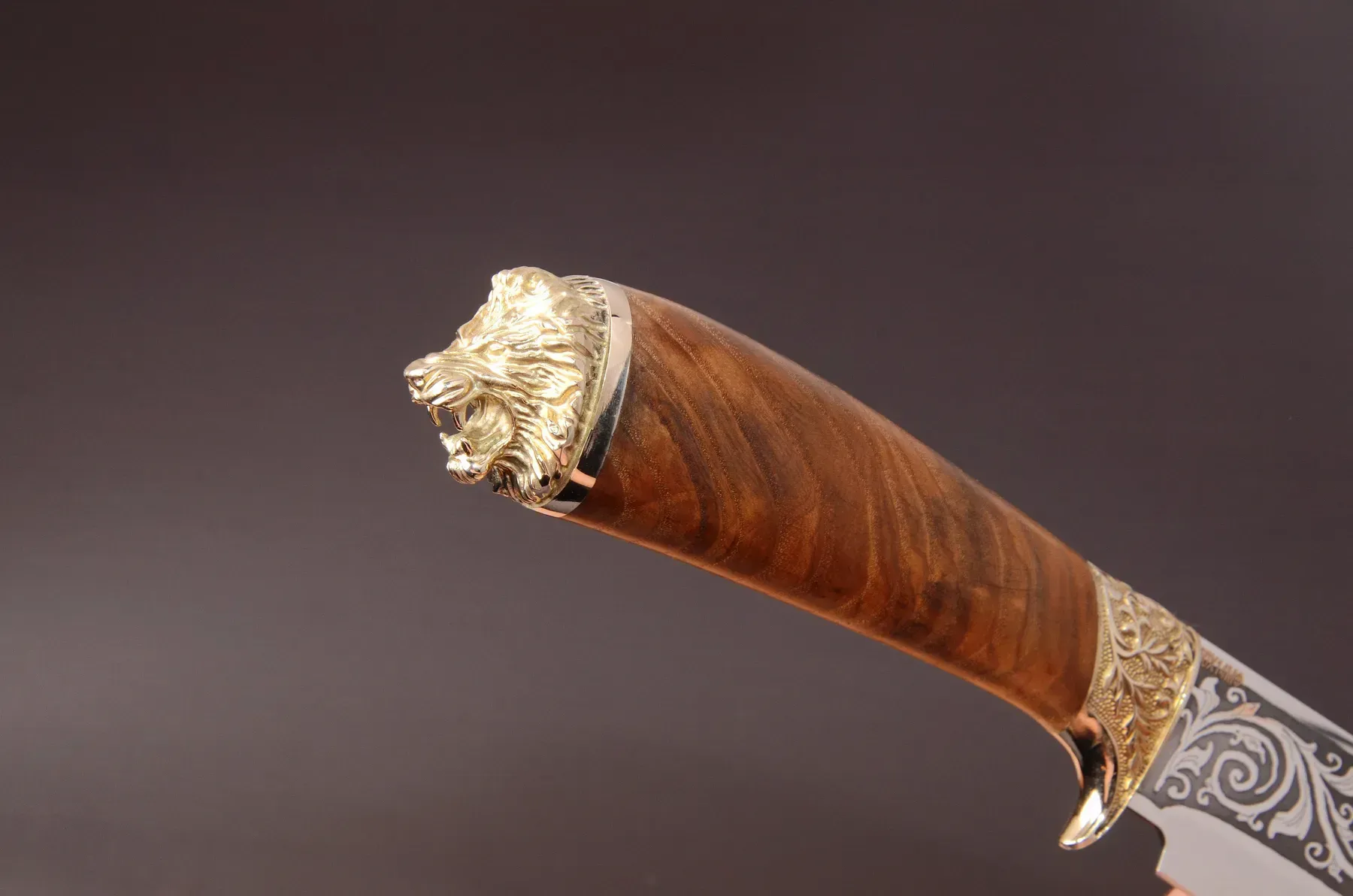 Hunting-Style Knife "Lion" with Walnut Handle and Leather Sheath