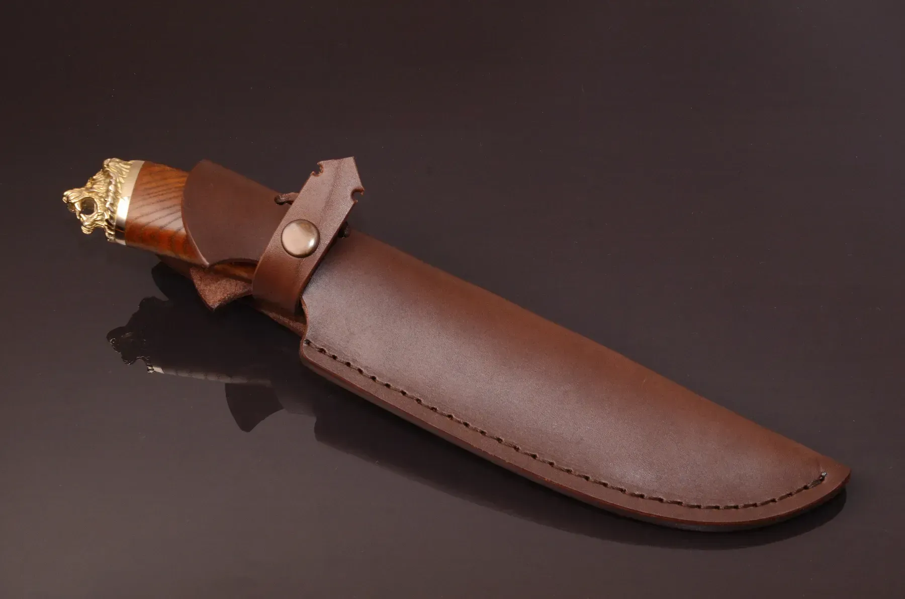Hunting-Style Knife "Lion" with Walnut Handle and Leather Sheath