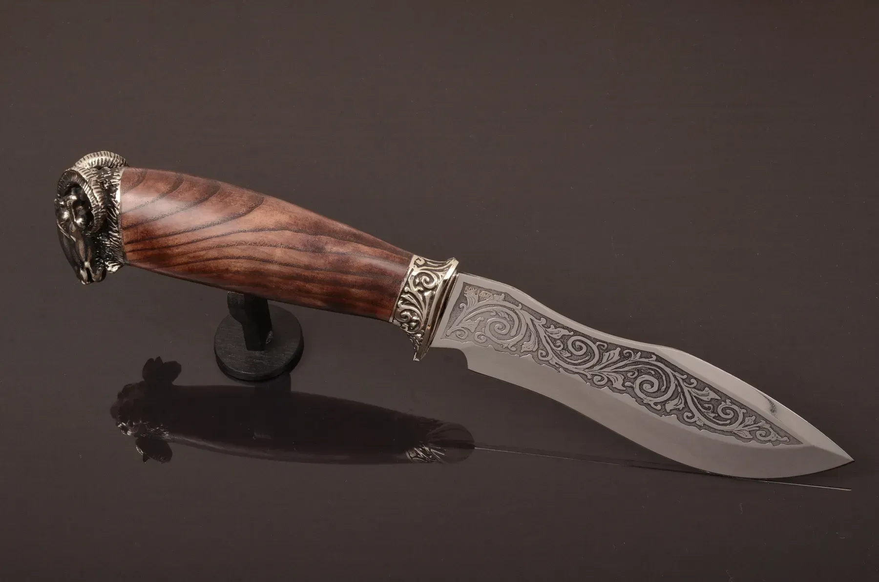 Hunting-Style Knife "Ram" with Stabilized Walnut Handle