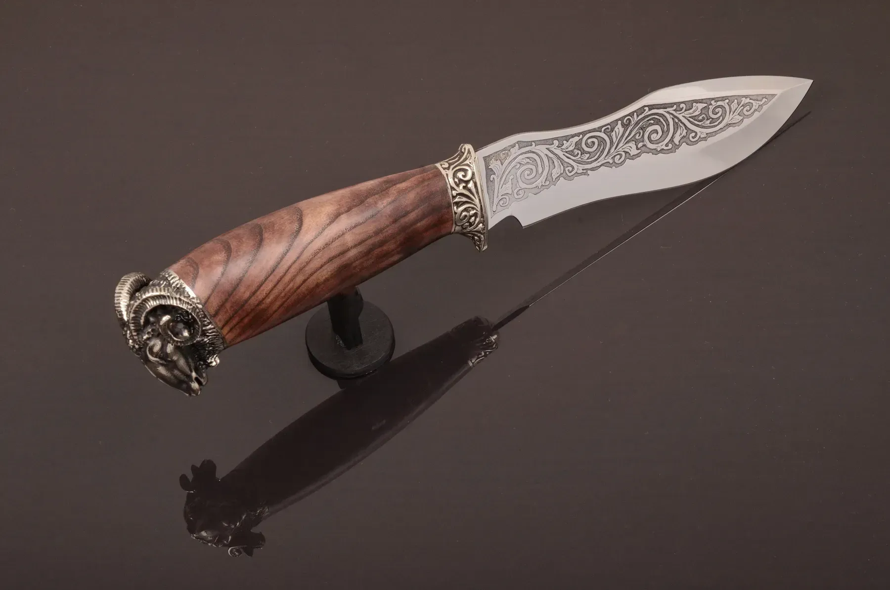 Hunting-Style Knife "Ram" with Stabilized Walnut Handle