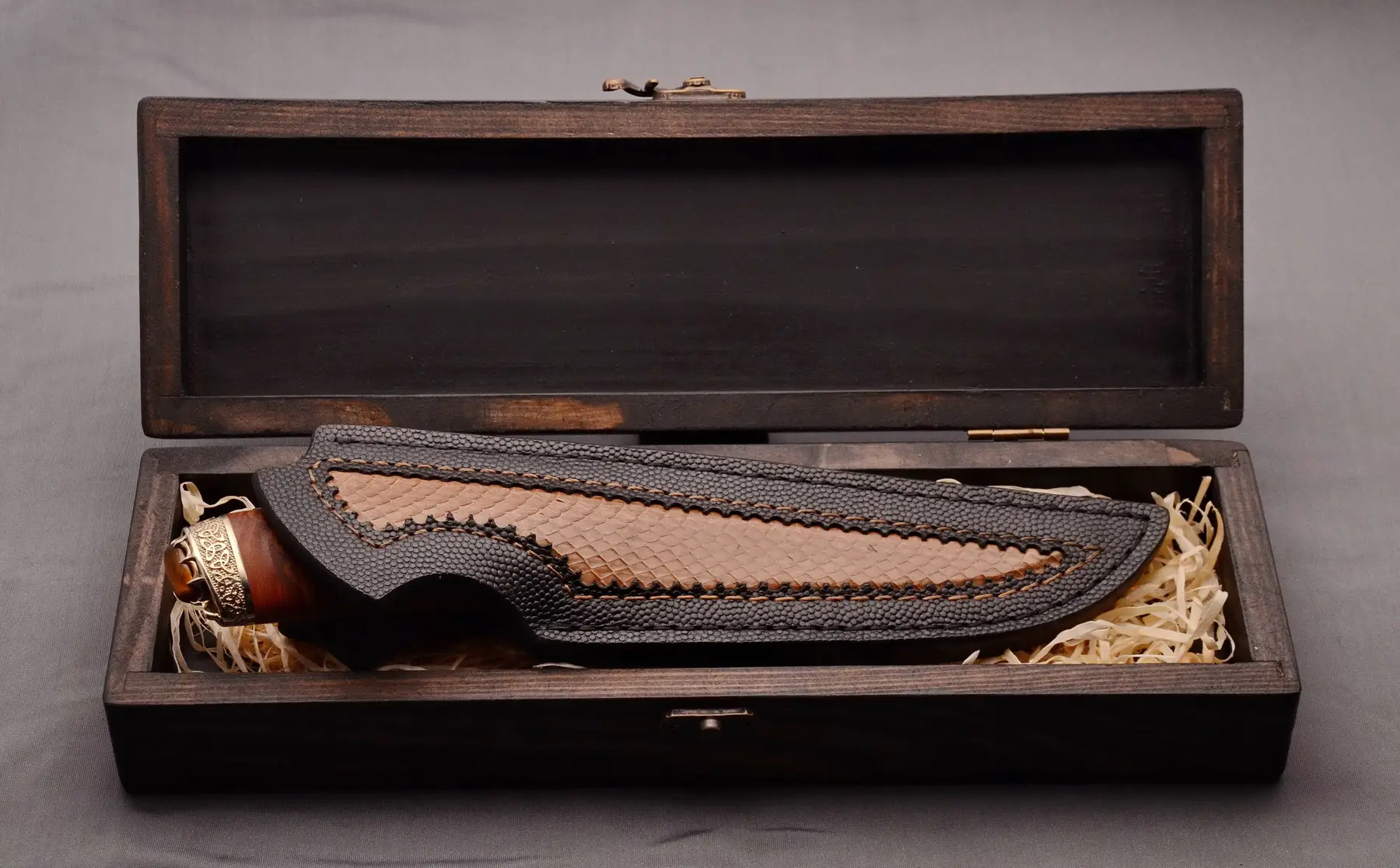Exclusive carving knives
