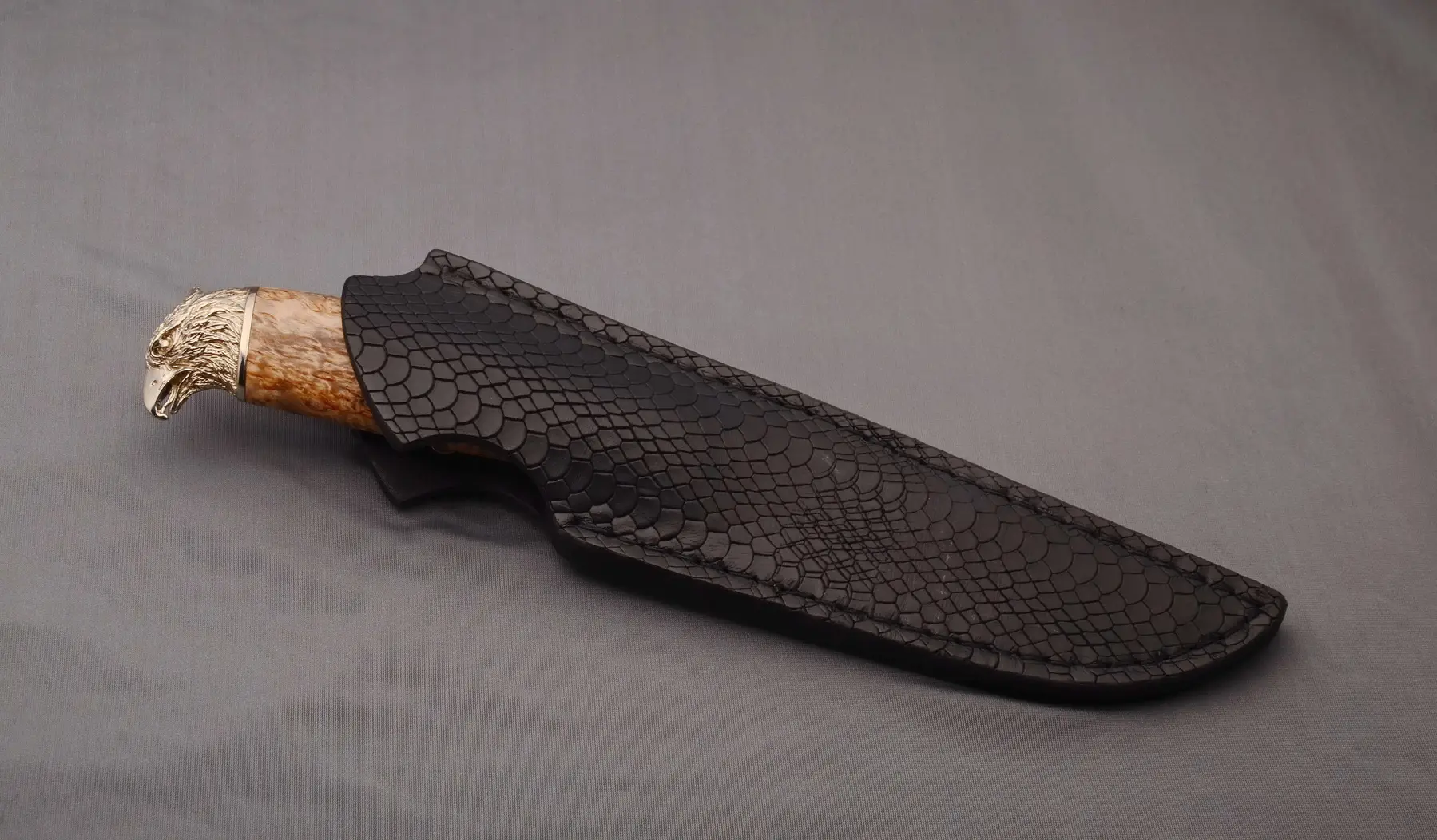 Tactical hunting knives