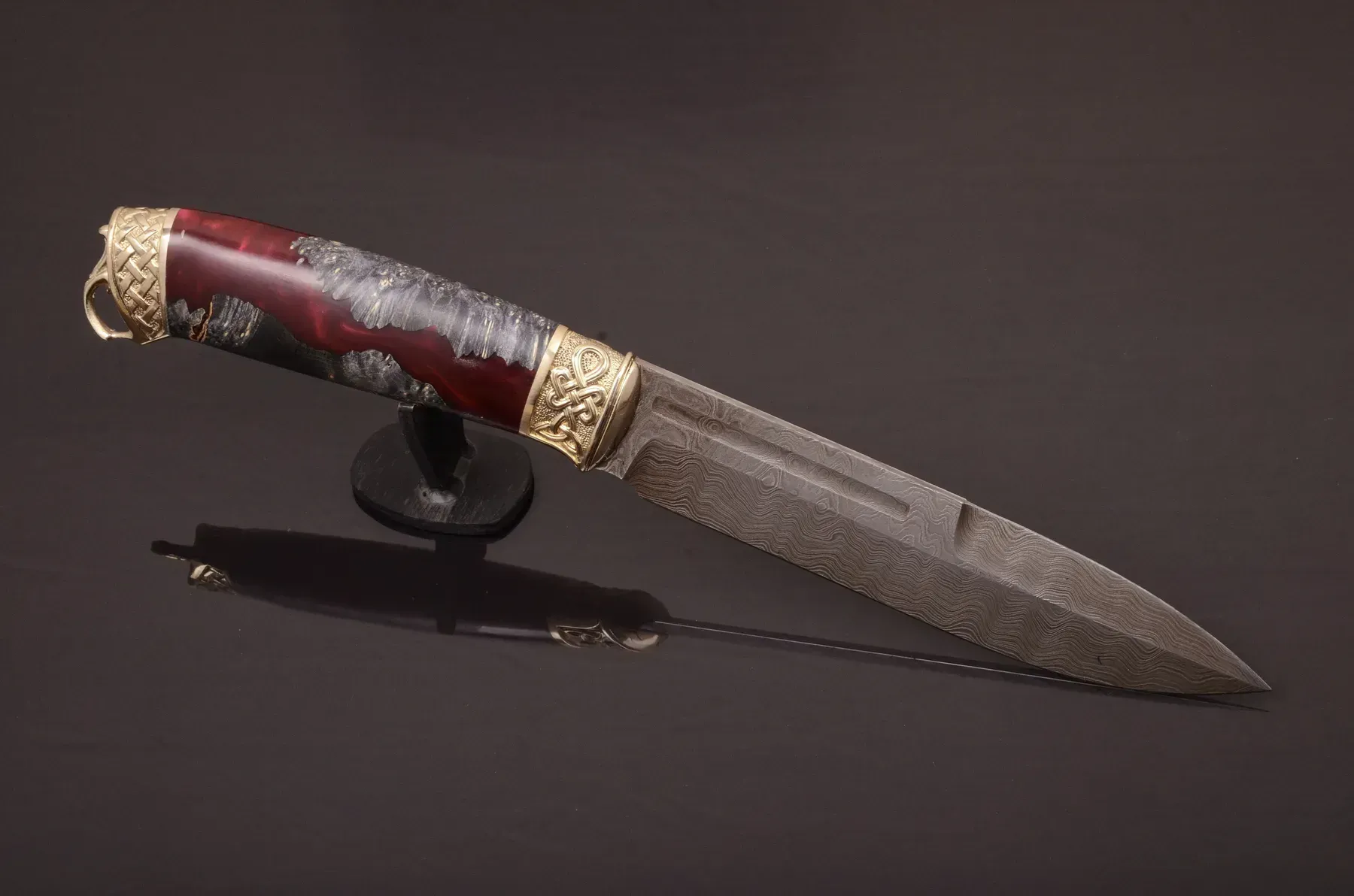 Handmade Classic Knife with Damascus Steel Blade and Hybrid Handle - Elegant Knives