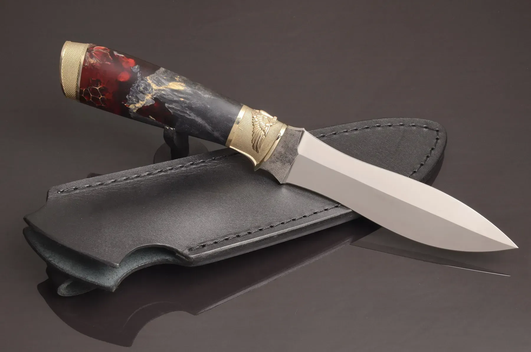 Collectible Knife with Hybrid Handle and N690 Stainless Steel Blade