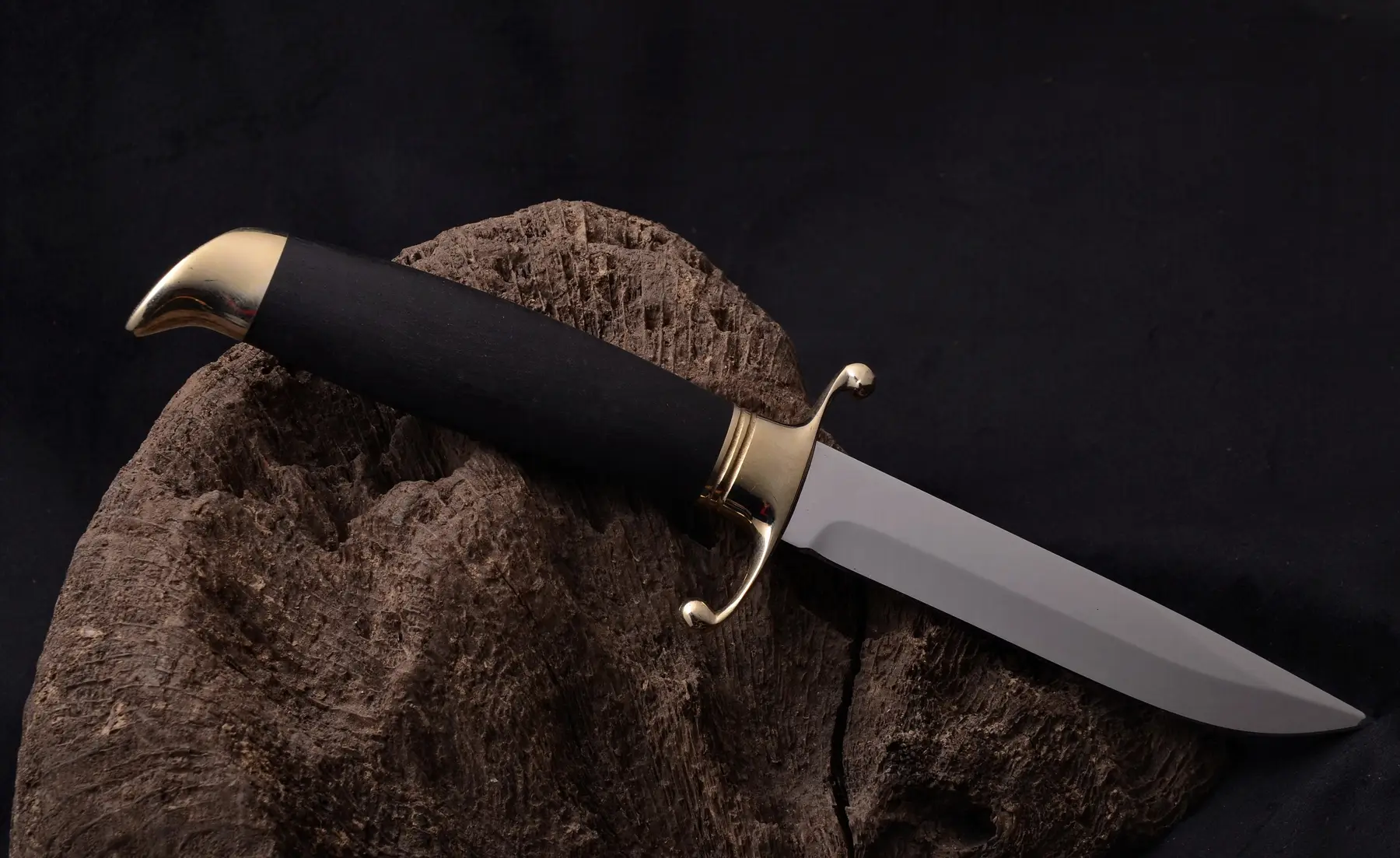 Signature series hunting knives