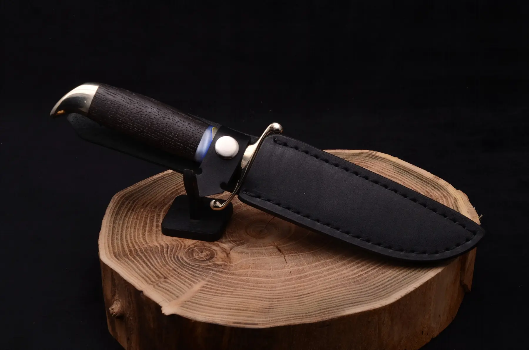 Custom hunting knife handles