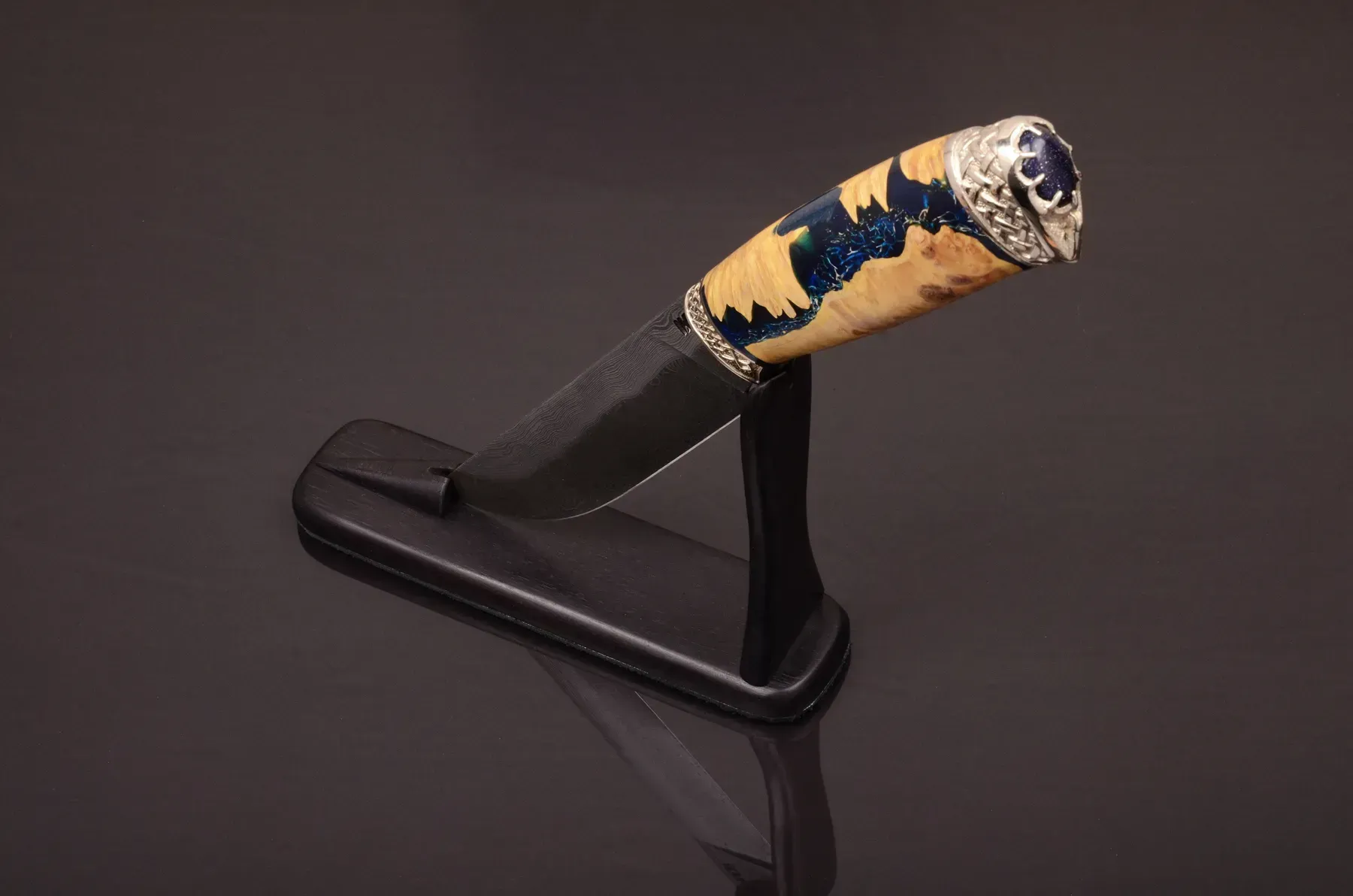 Luxury Handmade Damascus Steel Knife – Hybrid Handle with Natural Stone