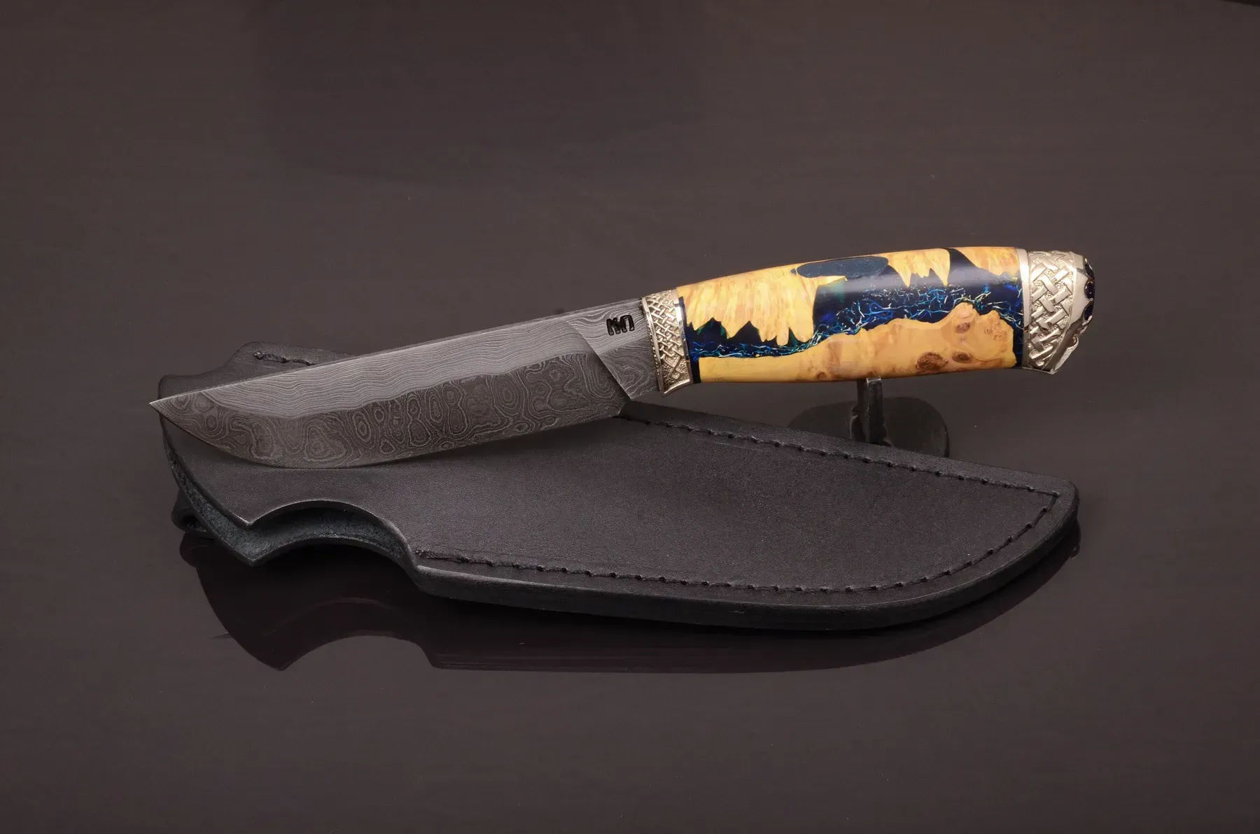 Luxury Handmade Damascus Steel Knife – Hybrid Handle with Natural Stone