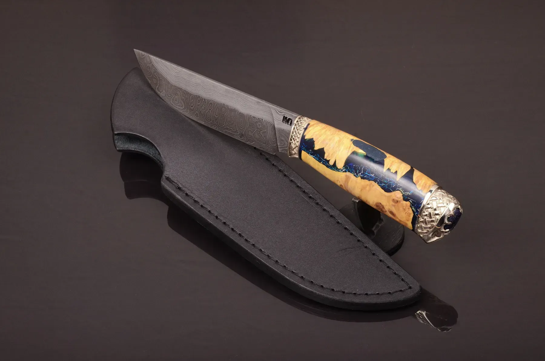 Luxury Handmade Damascus Steel Knife – Hybrid Handle with Natural Stone