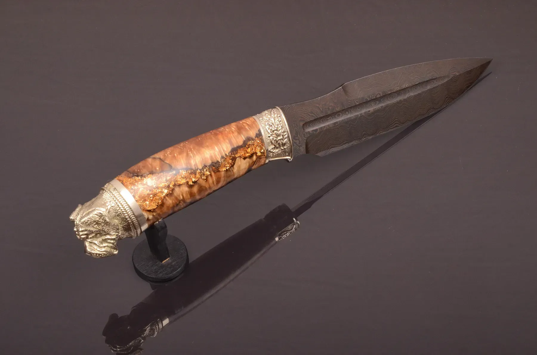 Exclusive Damascus Steel Knife with Mastiff Head Pommel