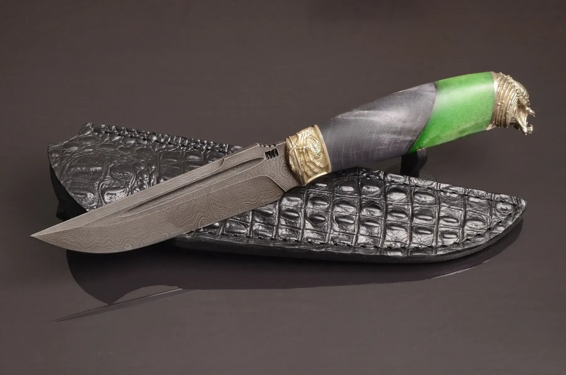 Collectible Damascus Steel Knife with Hybrid Handle and Leather Sheath