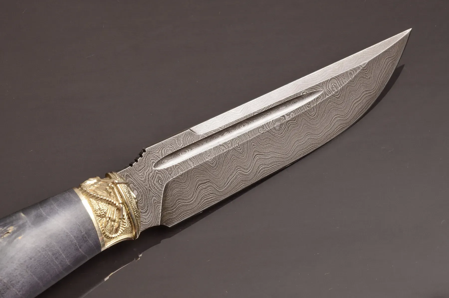 Collectible Damascus Steel Knife with Hybrid Handle and Leather Sheath