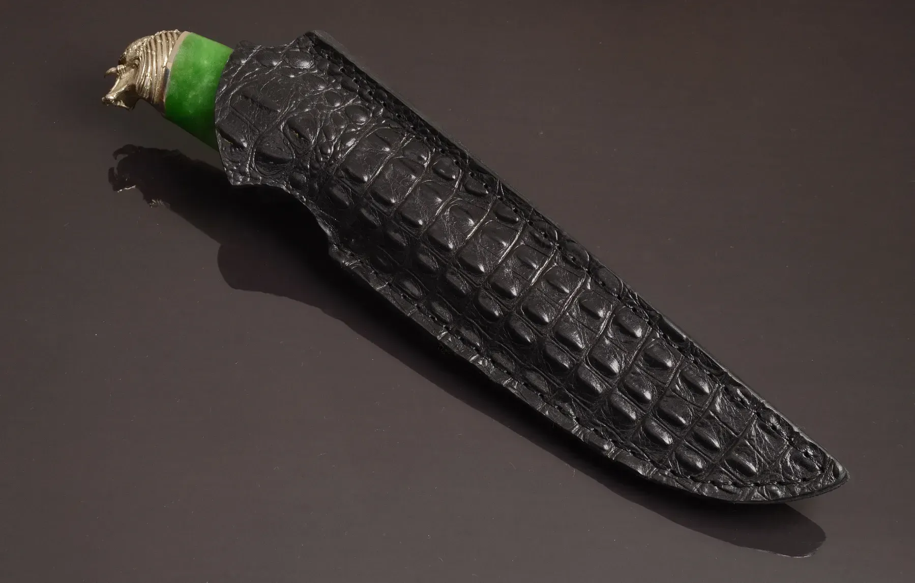 Collectible Damascus Steel Knife with Hybrid Handle and Leather Sheath