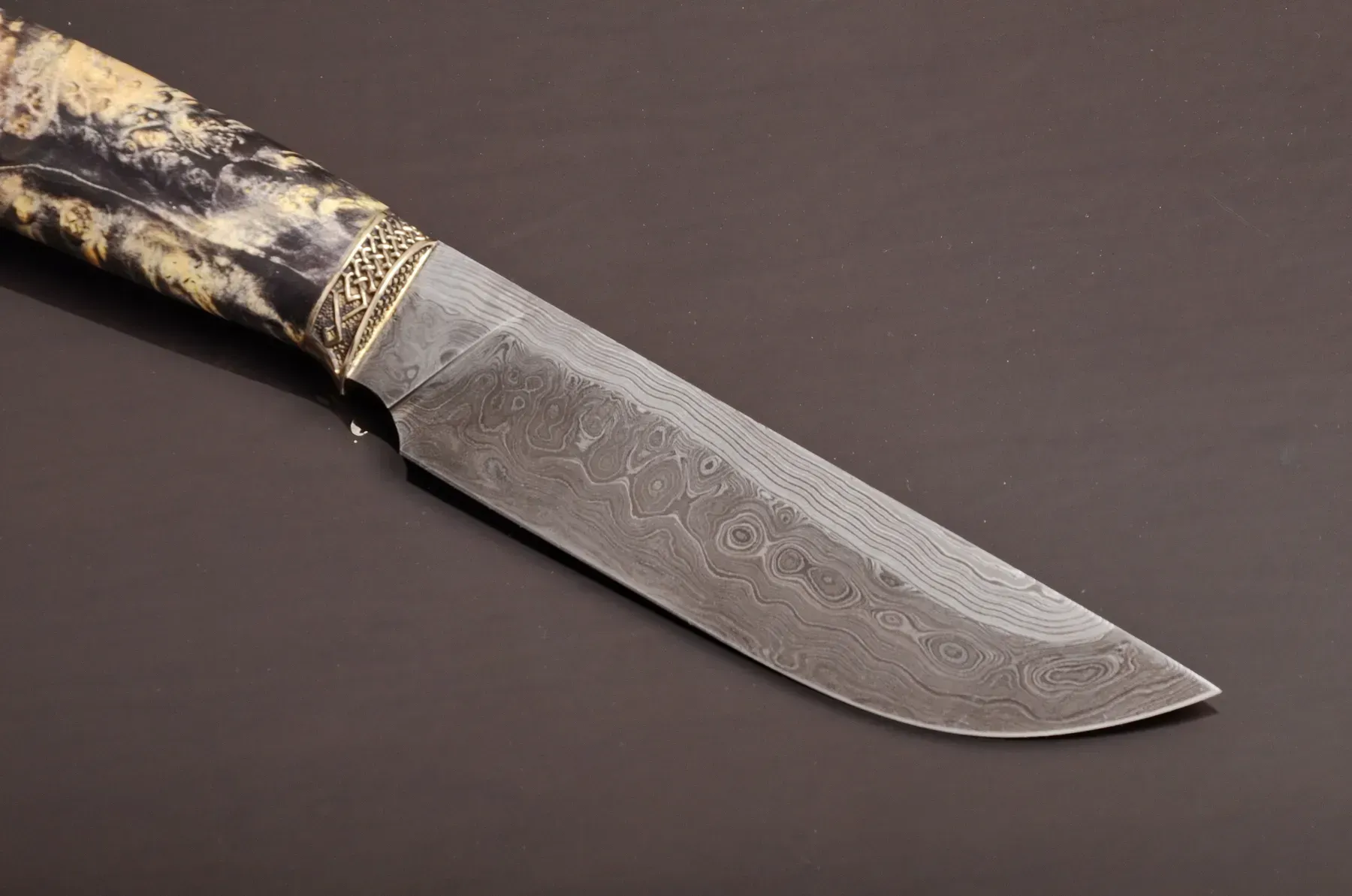 Handmade Damascus Steel Knife "Wolf" with Leather Fur Sheath
