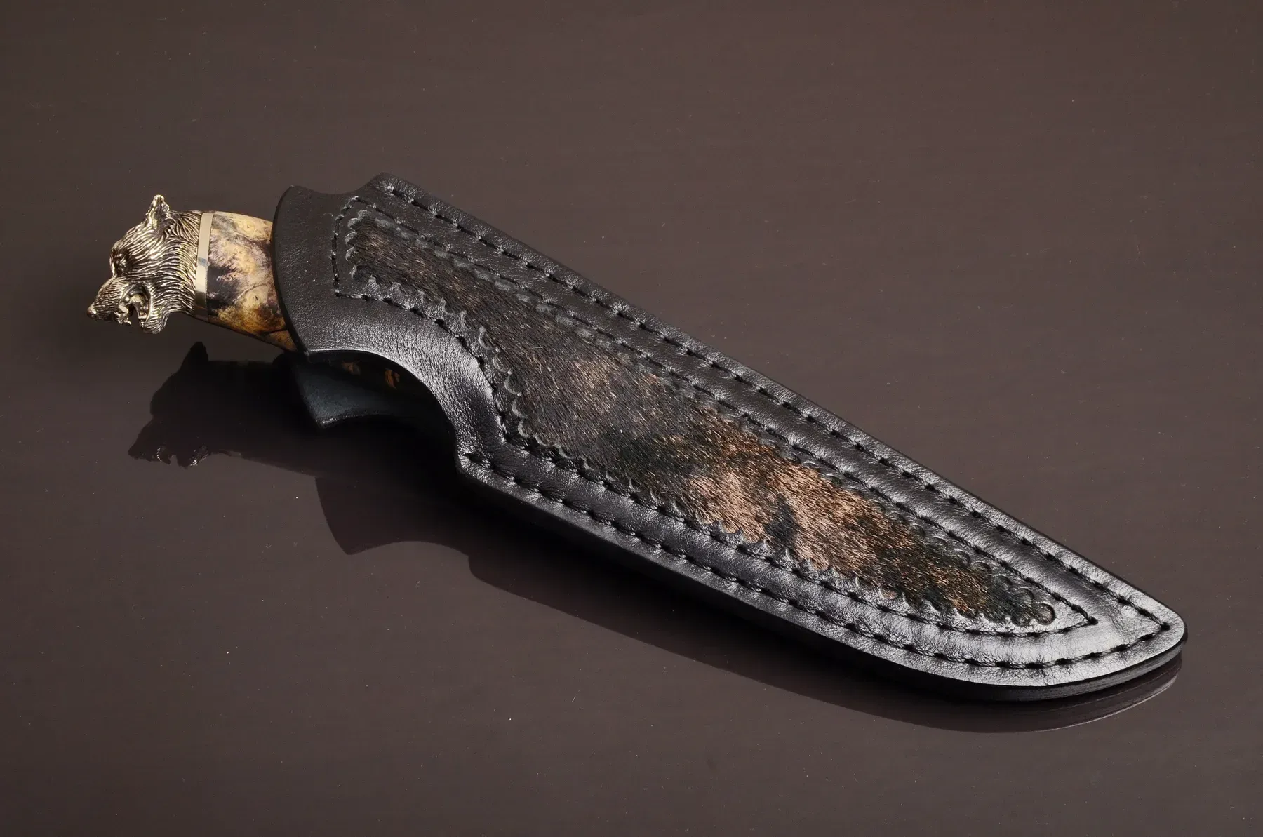 Handmade Damascus Steel Knife "Wolf" with Leather Fur Sheath