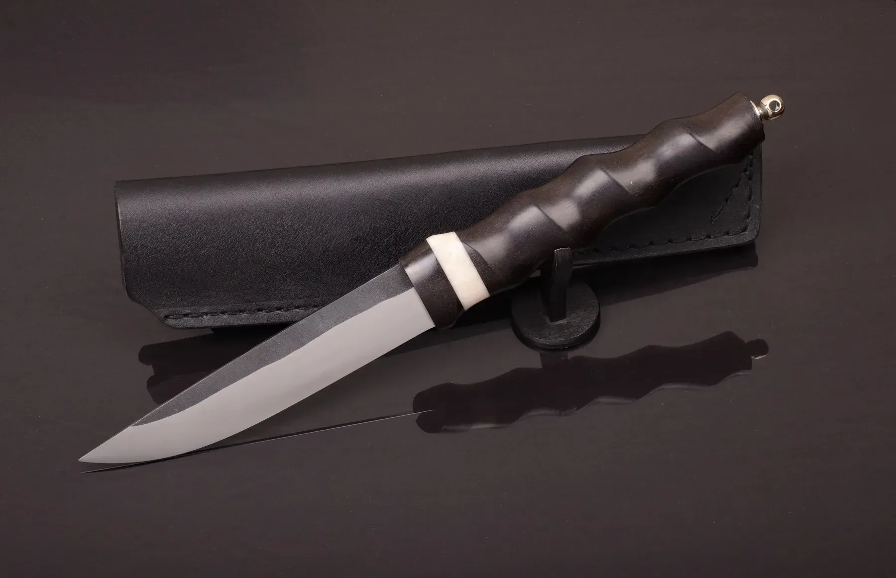 Handmade N690 Steel Knife with Hornbeam Handle and Leather Sheath