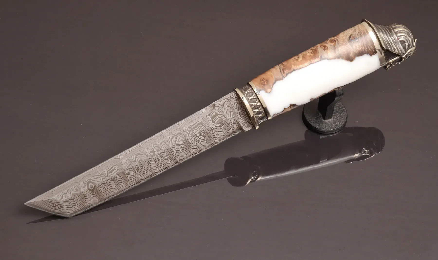 Tanto Samurai – Handcrafted Damascus Steel Knife with Hybrid Handle
