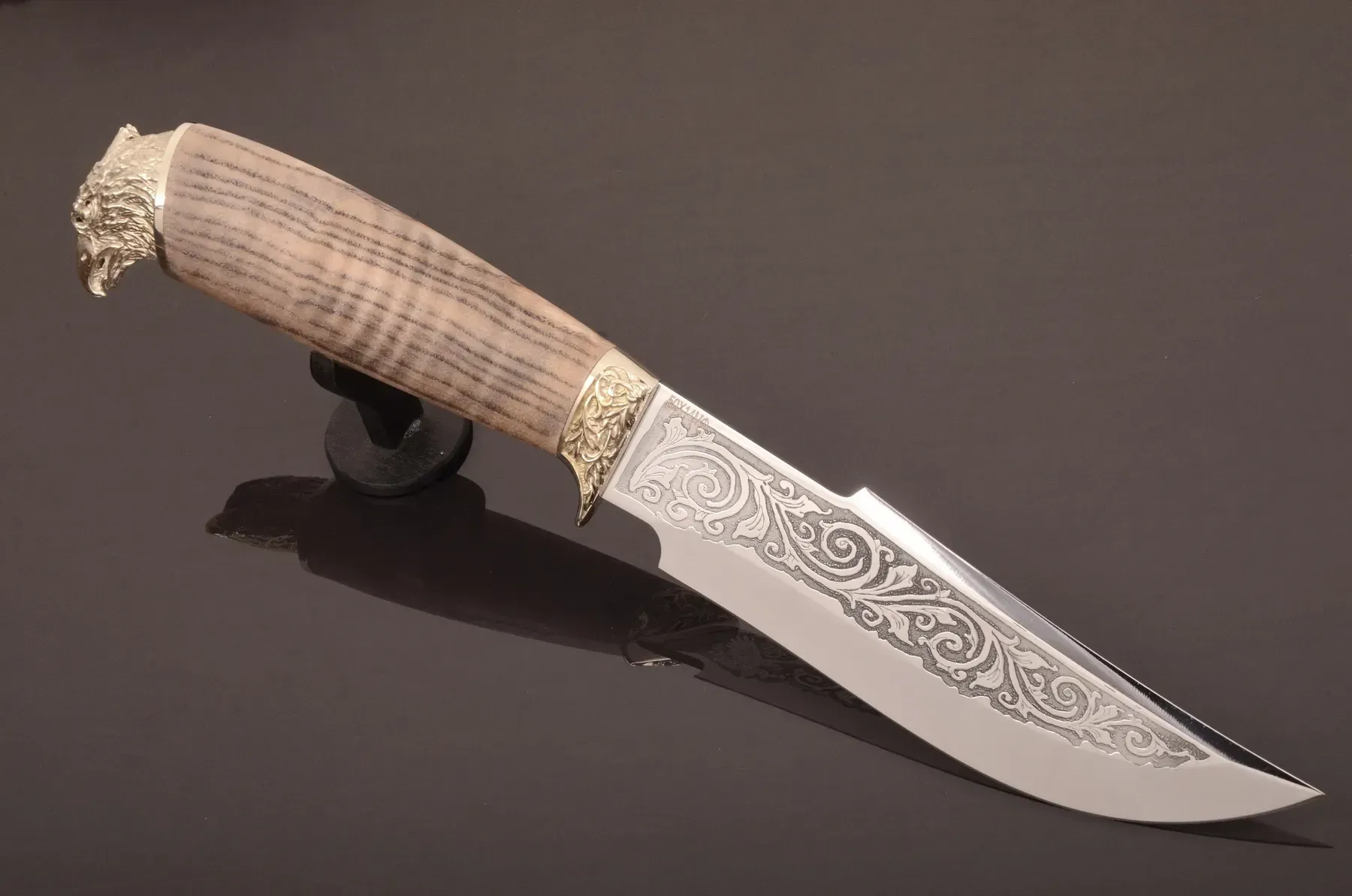 Eagle Collectible Knife with Maple Burl Handle and Leather Sheath