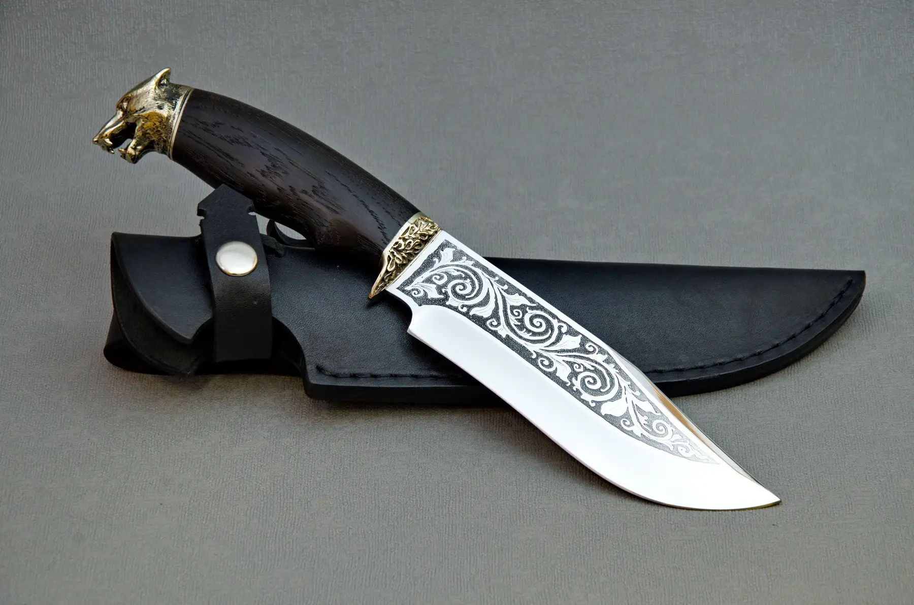 Top-tier hunting and survival knives