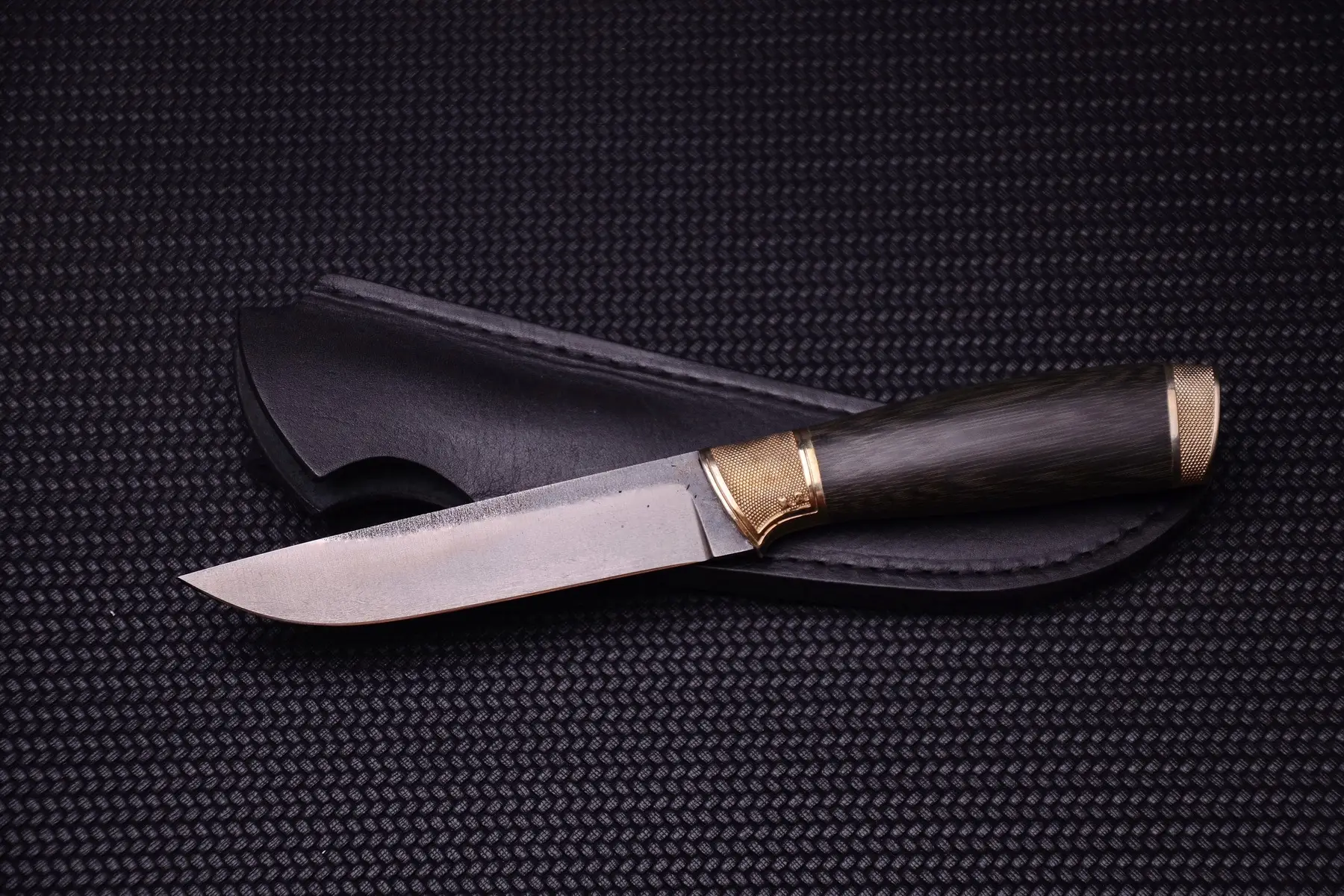 Premium bowie knives for hunting